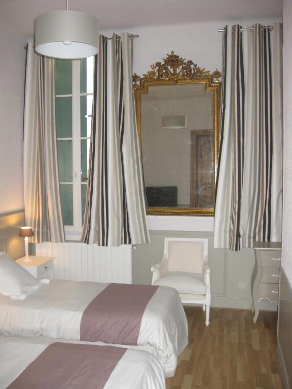 Hotel De L'Amphitheatre Νιμ Δωμάτιο φωτογραφία